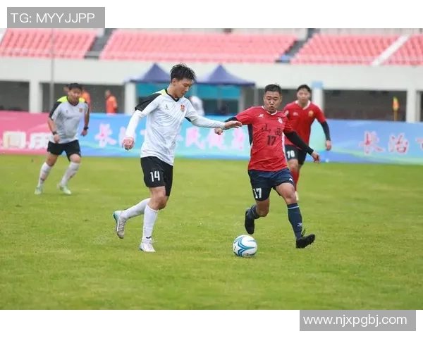 足球明星握手时刻高清图片展现球场魅力与体育精神 足球明星握手时刻高清图片展现球场魅力与体育精神