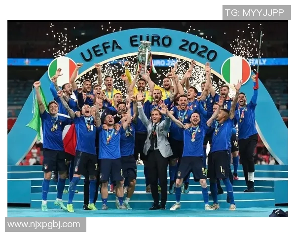 足球球星亲自送袜子暖心举动引发粉丝热议,展现独特关怀方式 足球球星亲自送袜子暖心举动引发粉丝热议,展现独特关怀方式