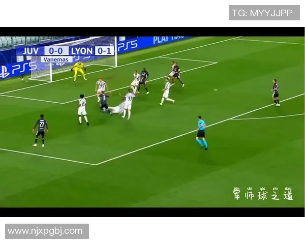 压轴足球明星闪亮登场 引爆全场气氛 点燃球迷激情瞬间